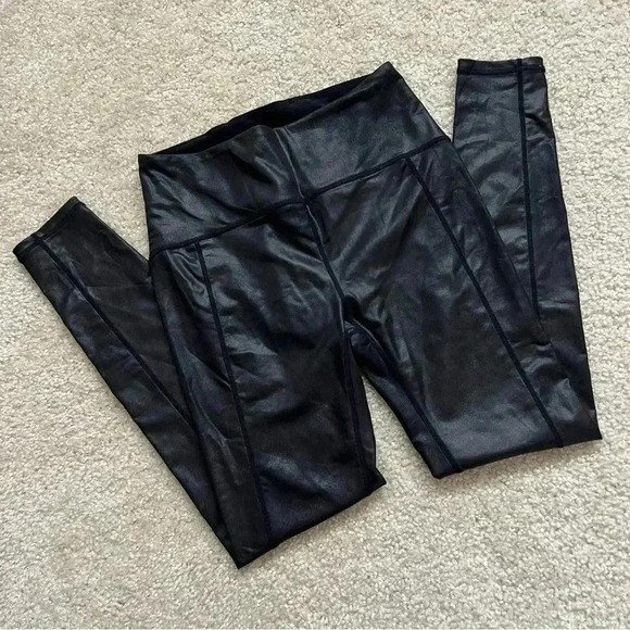 Free People FP Movement Black Shiny Leggings Pants Size Small Urban Outfitters - Picture 4 of 16